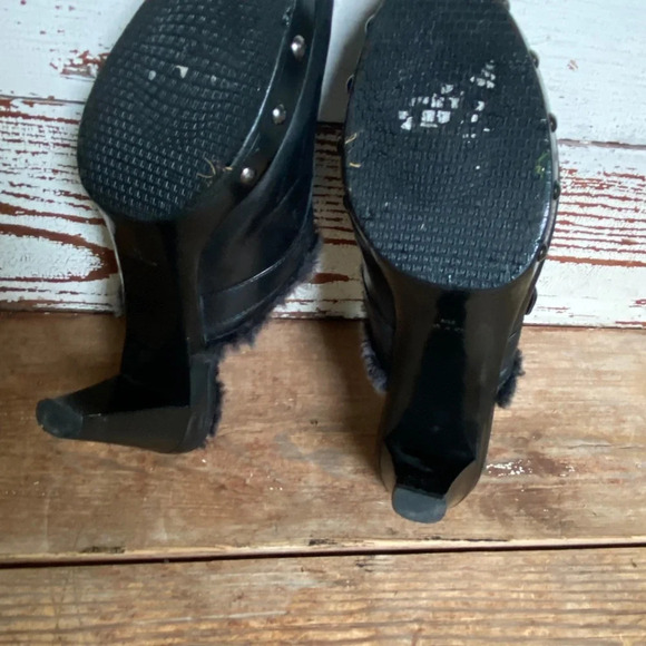 Stuart Weitzman Leather Fur Lined Clogs Mules 10 - Picture 9 of 10